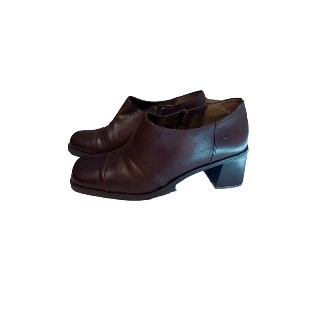 Damians chunky heeled loafers size 9w
